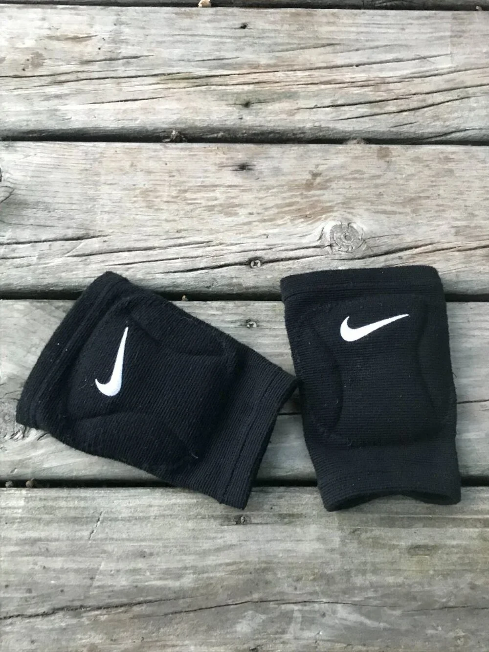 Nike Volleyball Knee Pads Girls/Womens XS/S Black w/ White Swoosh